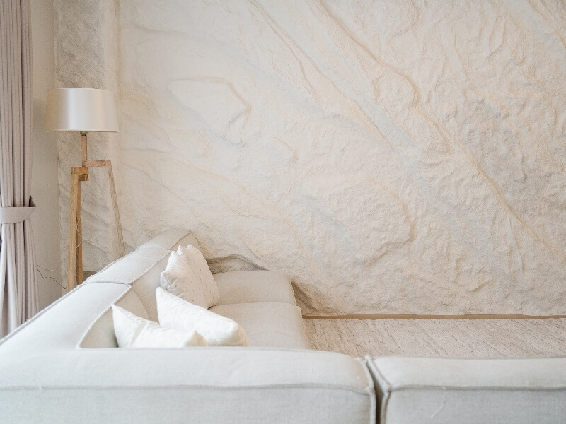 Professional attention to a wallpaper seam detail